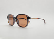 Load image into Gallery viewer, La Vista Eye Wear-Square Cat Eye- Clip on Mod: LV 012

